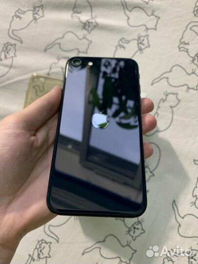 iPhone SE (2022), 128 ГБ