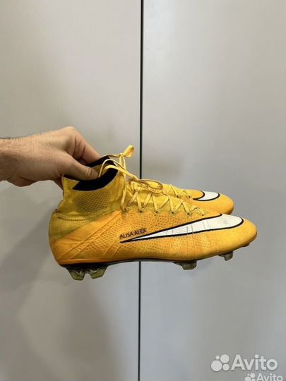 Футбольные бутсы Nike Mercurial