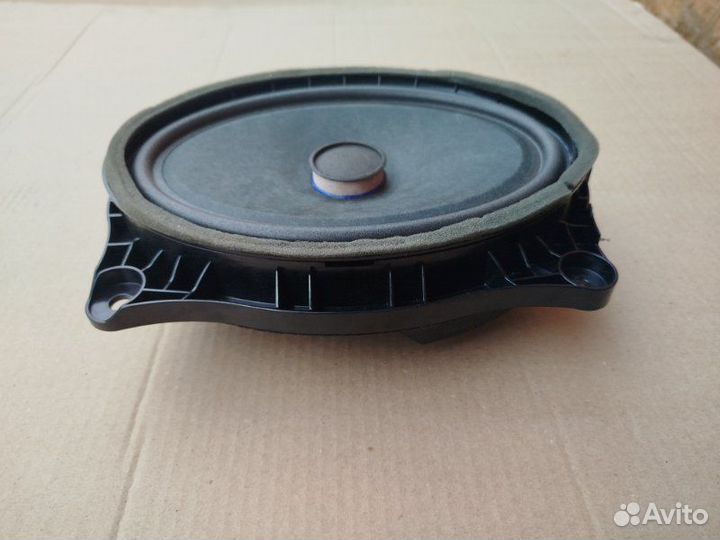 Динамик в переднюю правую дверь Lexus RX 4