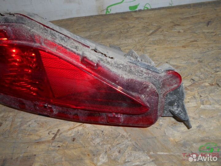 Противотуманный фонарь правый Toyota Fortuner 2