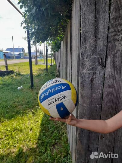 Волейбольный мяч