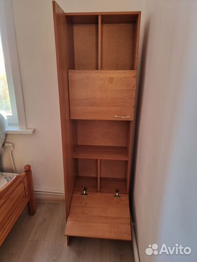 Полка настенная навесная, длиной по горизонтали