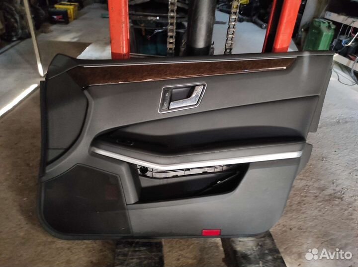 Молдинги обшивок двери мерседес w212