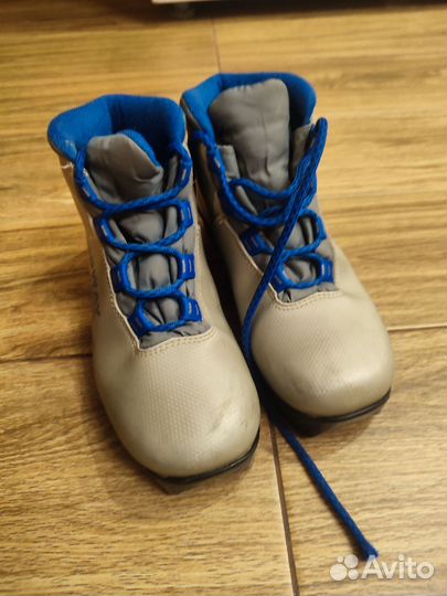 Лыжные ботинки