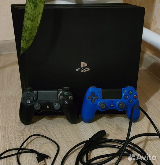 Sony PS4 Pro, 20 игр, 2 контроллера