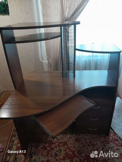 Компьютерный стол