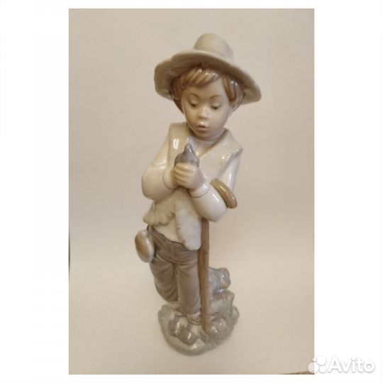 Фарфоровая статуэтка Lladro высокая