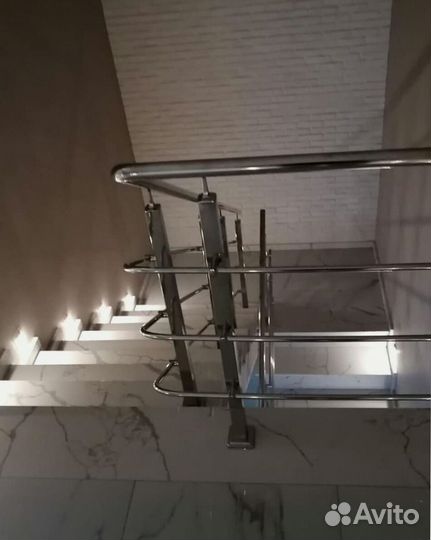 Лестница из акрила