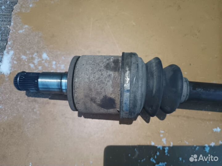 Полуось передняя левая Mitsubishi Pajero Sport KH