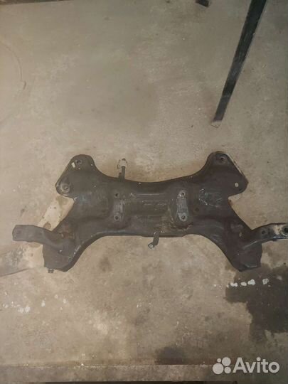 Подрамник на hyundai solaris