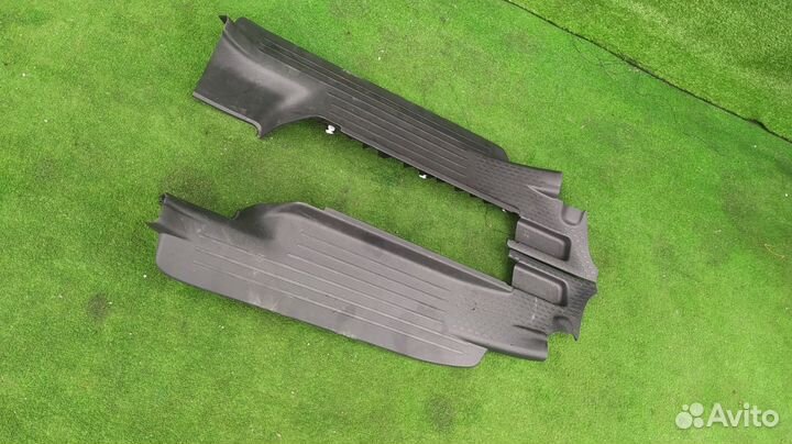 Накладки на пороги Комплектом Toyota Wish ZNE10