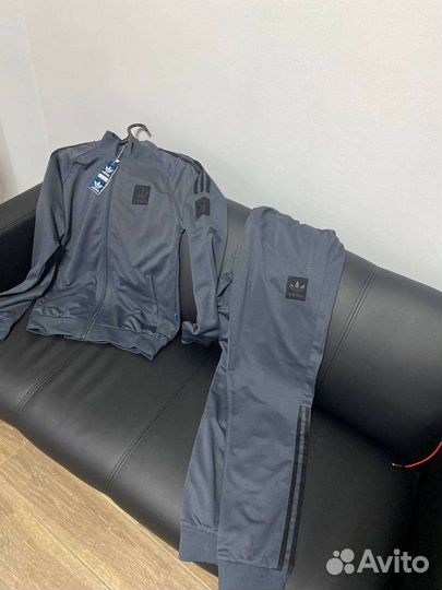 Спортивный костюм adidas