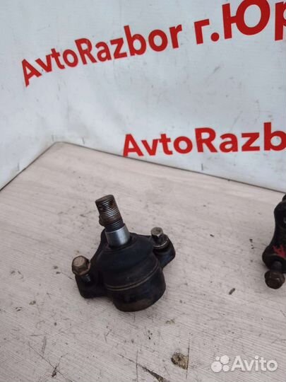 Передние шаровые nissan vanette sk82