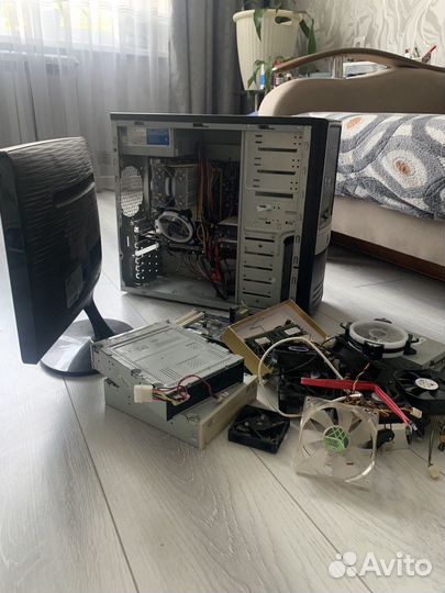 Монитор с запчастями