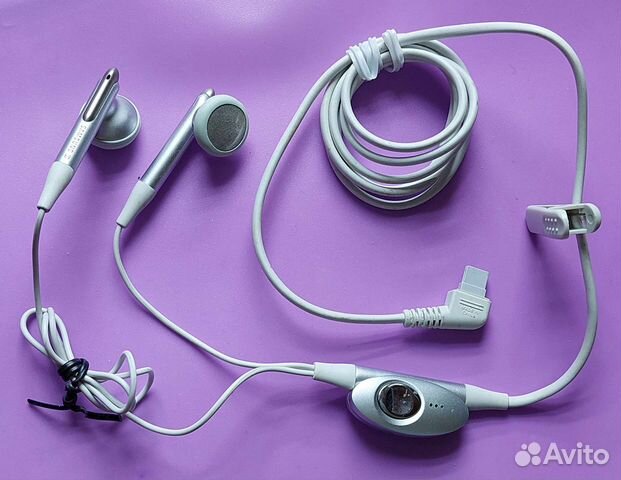 Проводные наушники