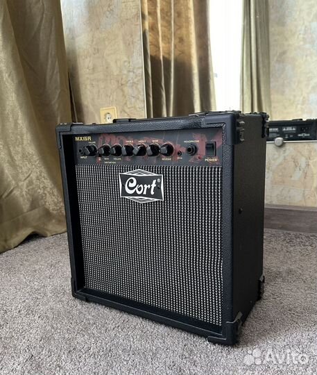 Гитарный комбоусилитель