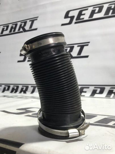 Патрубок воздушного короба Volkswagen Passat B5+