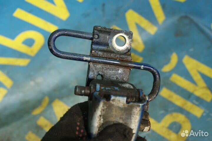 Петля передней правой двери Volkswagen passat b5