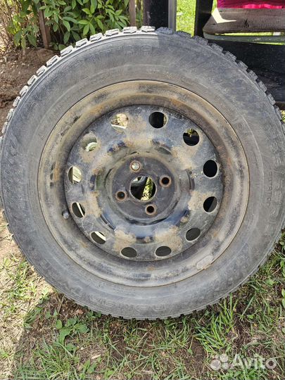 R15 Nokian Tyres Hakkapeliitta 9 185/65, PCD 4x100 DIA 98