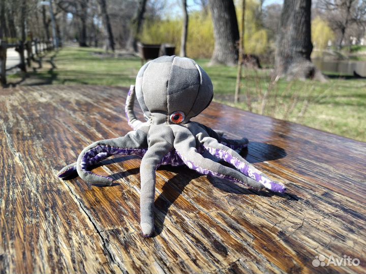 Плюшевая игрушка осьминог ручной работы