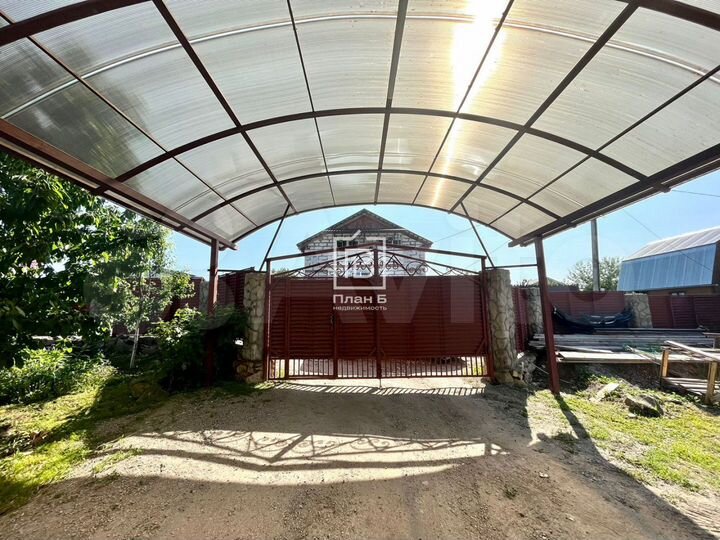 Дом 196 м² на участке 6 сот.