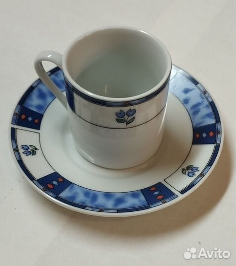 Посуда: кофейная пара, разделочная доска, кружки