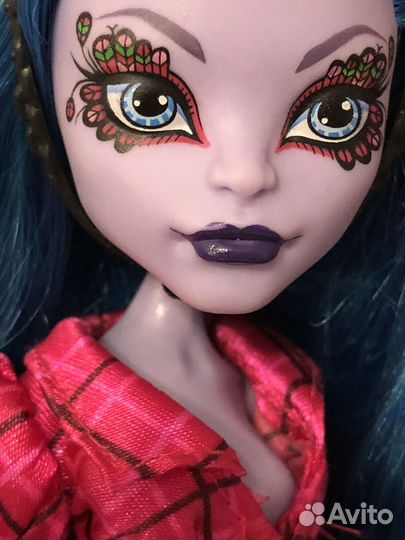 Кукла Монстер Хай Авеа Троттер