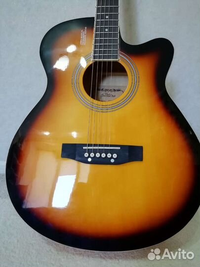 Акустическая гитара