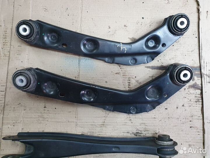 Рычаг верхний/поперечный задний Volvo Xc90 2