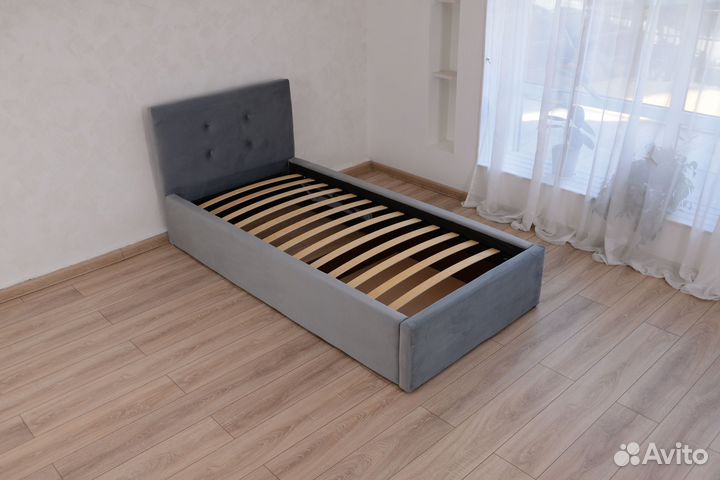 Кровать с матрасом и подъемным механизмом 80х200