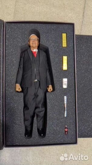 Коллекционная фигурка Warren Buffet редкая 30 см