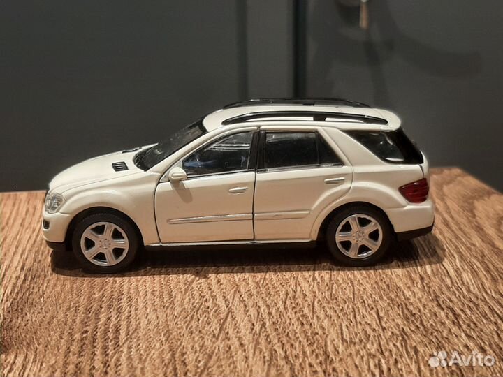 Модель Mercedes Benz M-class W164 ML350 2005-2008