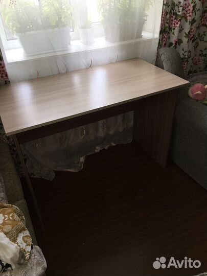Письменный стол