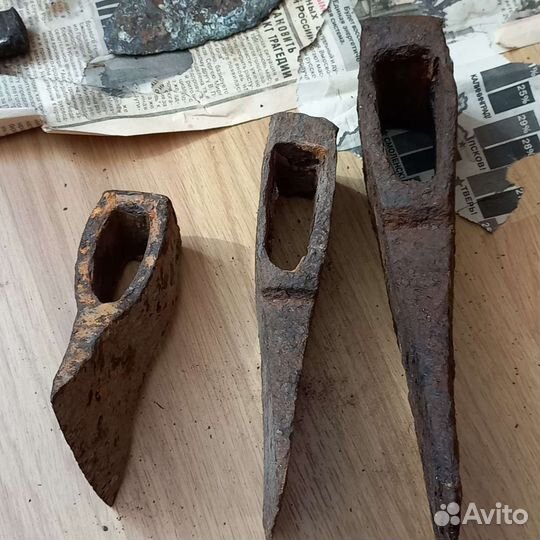 Топор старинный