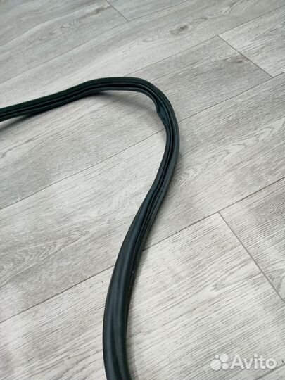 Уплотнитель багажника Volkswagen Polo, V