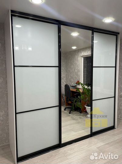 Угловой шкаф