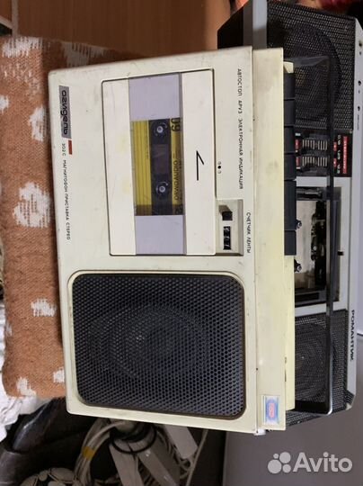 Кассетный магнитофон