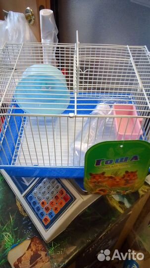 Клетка новая продается,хомяк в подарок