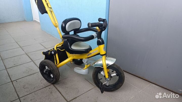 Детский велосипед трехколесный с ручкой