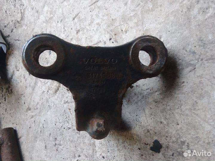 Кронштейн Вольво 3173988