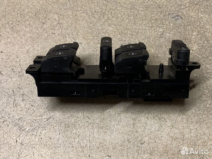 Блок управления стеклоподъемниками VW Passat B5