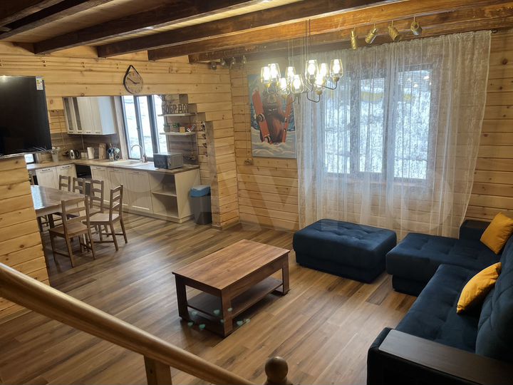 Дом 200 м² на участке 12 сот.