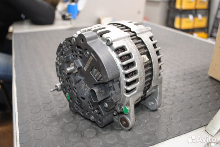 Генератор VW Crafter, Passat, Skoda Superb б/у