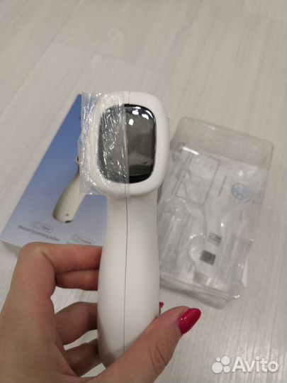 Бесконтактный инфракрасный термометр