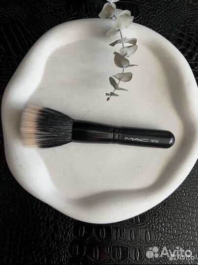 Кисти mac оригинал для тонального крема