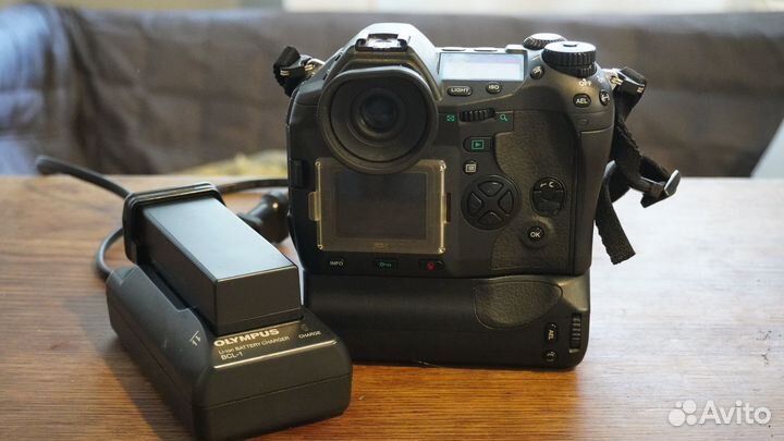 Фотоаппарат Olympus E-1 с 3-мя объективами и ещё