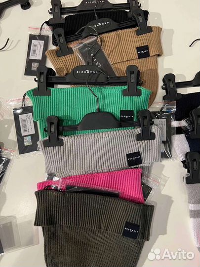 Опт. Шапки John Richmond