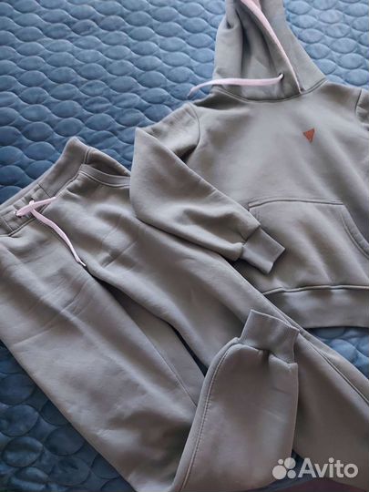 Спортивный костюм женский