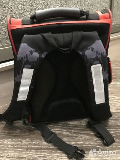 Продаю ранец школьный