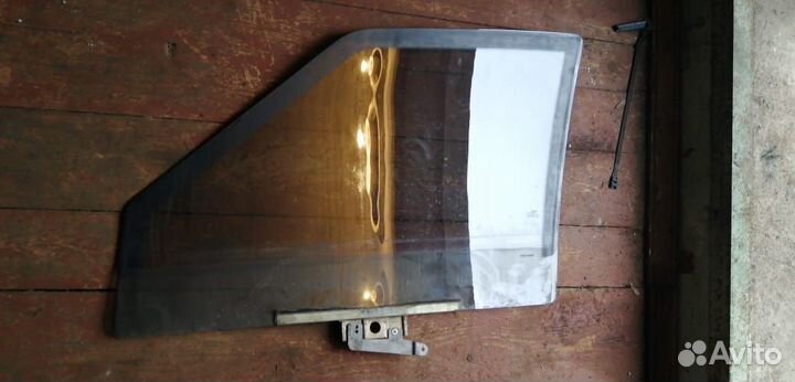 Стекло двери передней правой левой ваз 2115 2109